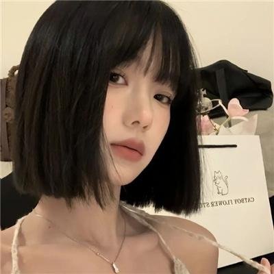 地板下的小矮人